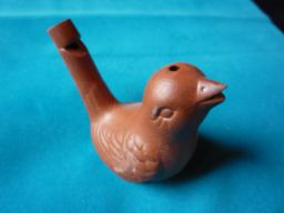 Vogelwasserpfeife Aus Ton Nur
