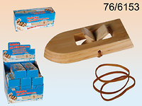 Holzboot mit Gummimotor